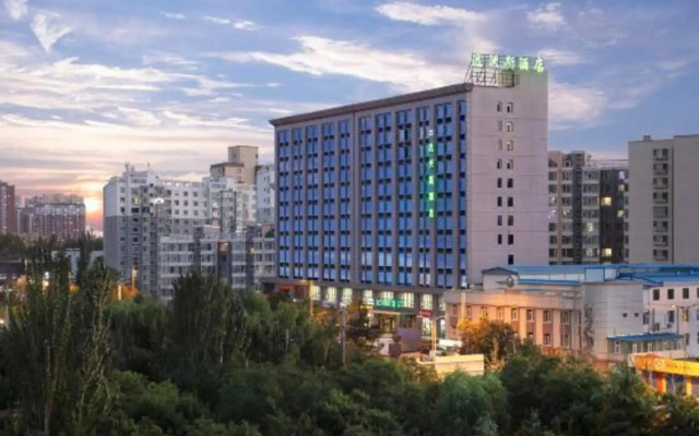 Davos Hotel (Taiyuan Red Lantern Stadium)
