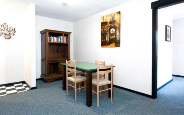 The Bulldog Hotel Silver Star