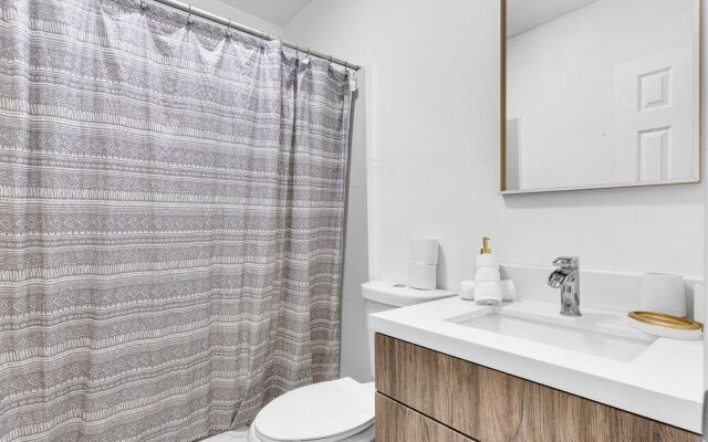 Wynwood Central 2BD Apartment w Parking