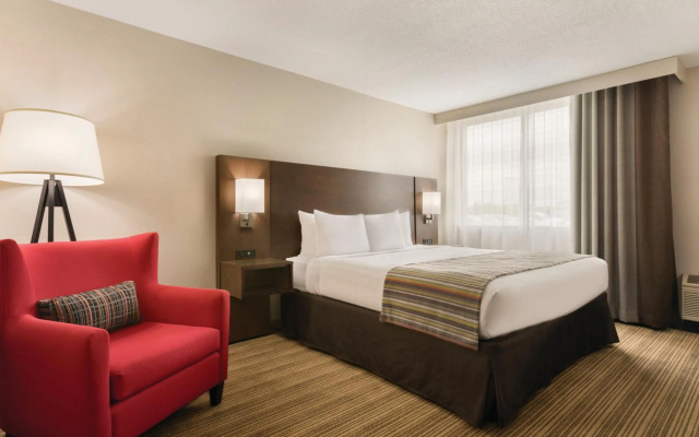 Country Inn & Suites by Radisson, Fergus Falls, MN