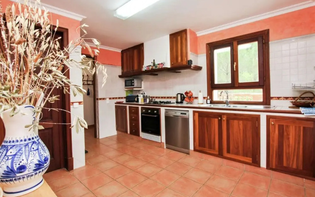 Spacious Mansion in Alaró With Swimming Pool