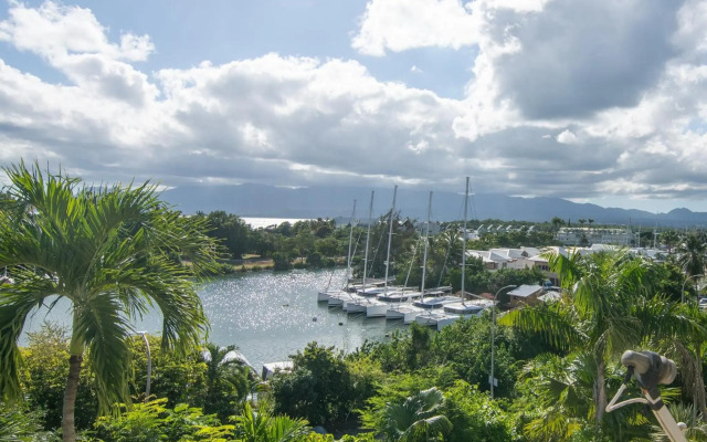 Studio, Piscine Et Vue Mer A La Marina