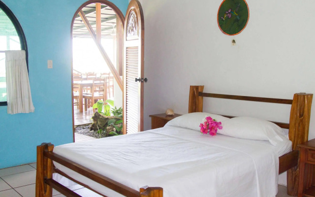 The Lookout Inn Lodge