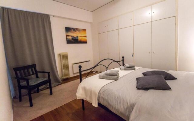 Stylish apt in Athens center