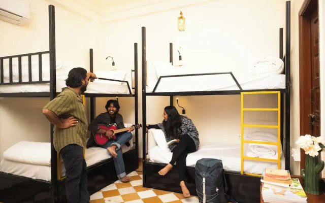 Banana Hostel