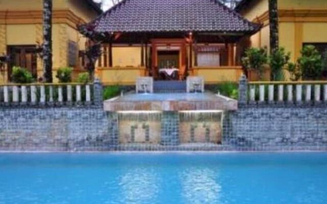 Raffles Holiday Hotel