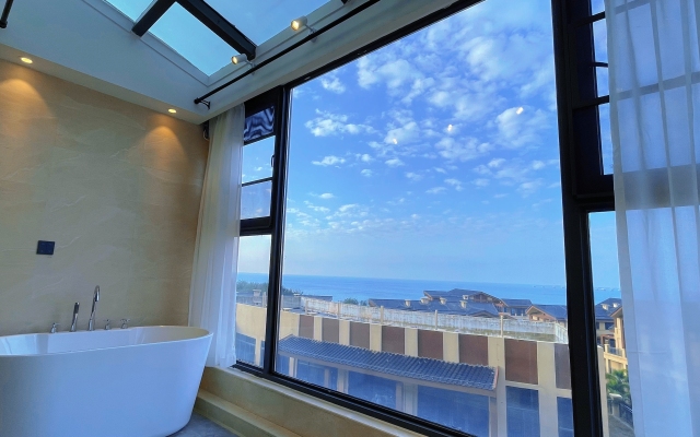 Vienna Hotel (Beihai Weizhou Island Lanqiao seaview shop)