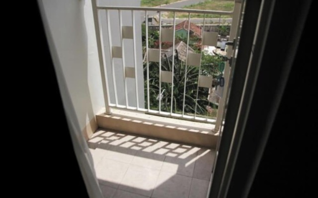 Modern and Comfortable Studio Apartment Springlake Summarecon near Summarecon