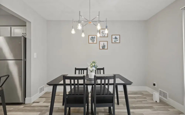 2BR Stay Close to Downtown