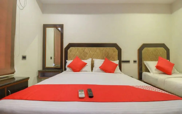 Hotel Srees by OYO Rooms