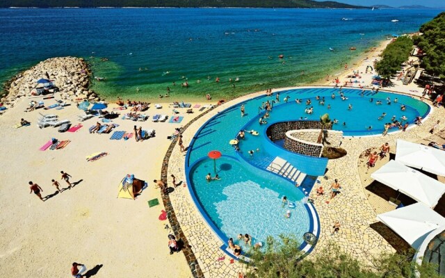 Andrea Abori in Abori