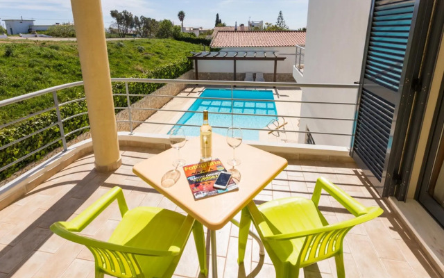 Estudios Montinhos Da Luz by Seewest