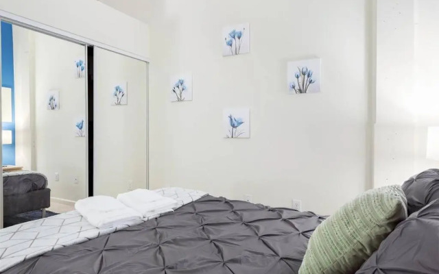 Trifecta 2BR Free Parking Modern Superhost