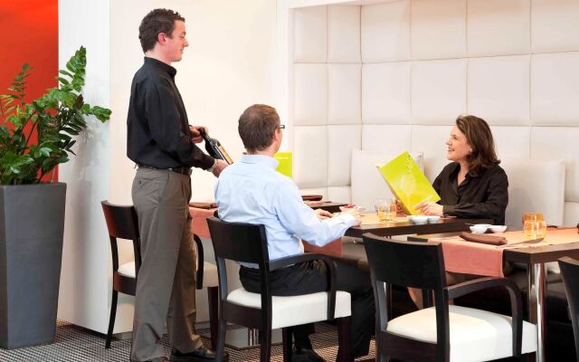 Mercure Pau Palais Sports