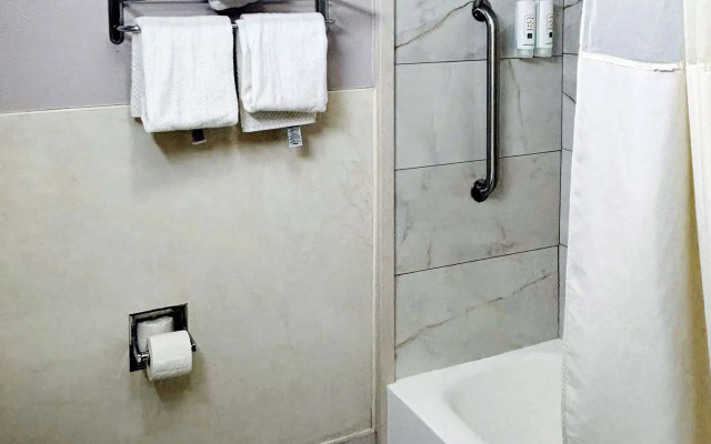 Quality Inn Raynham - Taunton