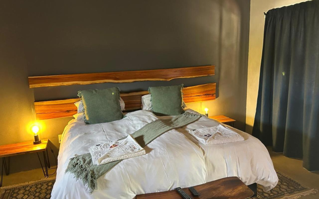 Klein Karoo Game Lodge