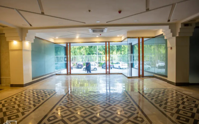 Roomy Signature Hotel