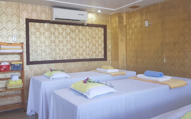 Thu Ha Hotel Catba