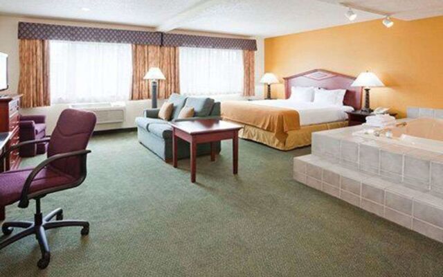 Norwood Inn & Suites Eagan MSP Airport