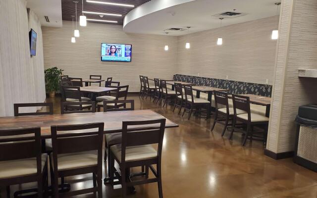 Best Western Plus Lakeview Hotel