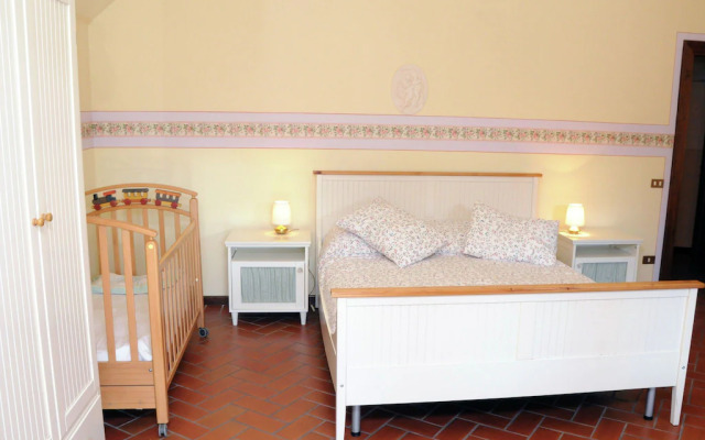 Modern Apartment in Monticelli Brusati with Pool