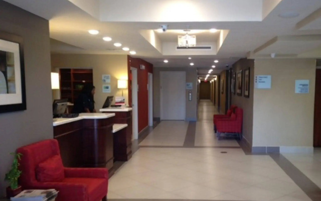 Holiday Inn Express & Suites Lantana by IHG