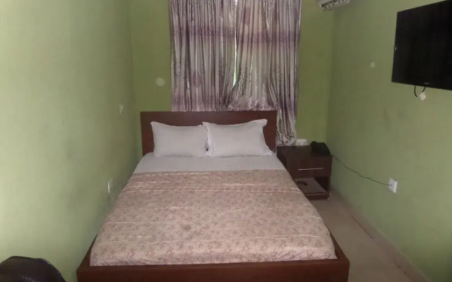 Terris Hotel and Suites