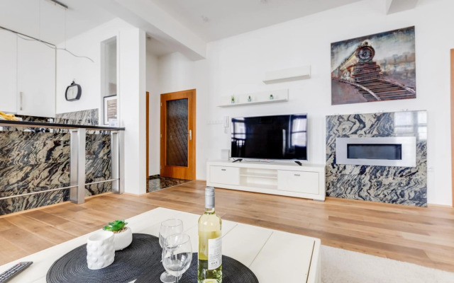 Luxury&Quiet charming 2-bedrooms Apt near river