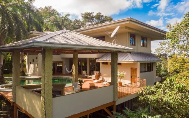 18 Sleep With Pool Private Villa