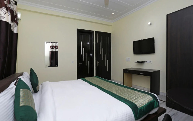 OYO 11606 Hotel K R Group