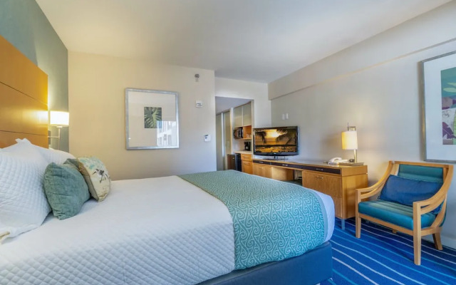 Ala Moana Hotel Room Near Beach