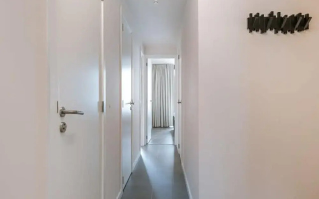 Modern Apartment for up to Five People