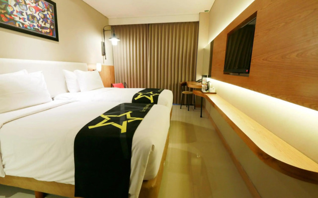 Yellow Star Hotel Gejayan