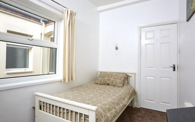 Éire House - Comfortable Coventry Home