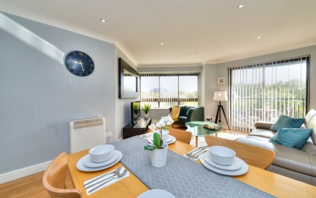 Xscape View Apartment With Balcony