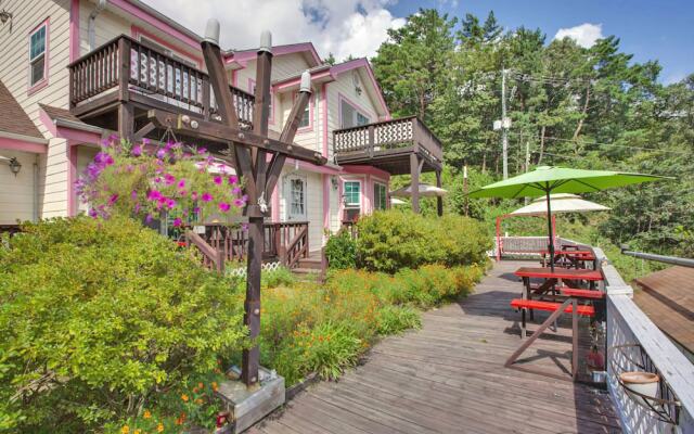 Yangyang Seorak Spa Herbvill Pension