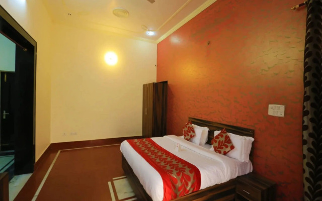 Hotel Sky Moon Inn by OYO Rooms