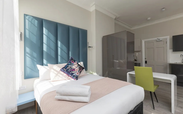 Luxurious Air Conditioned Apt High Street Kensington