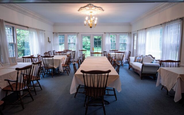 Blackberry River Inn