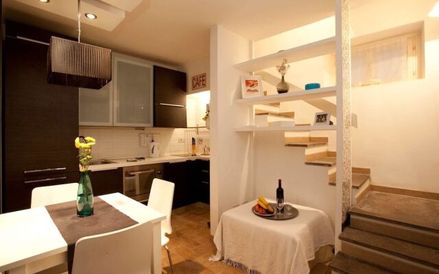 Colosseum Secret Apartment