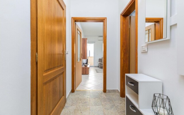 Awesome Apartment in Valbandon With Wifi and 1 Bedrooms