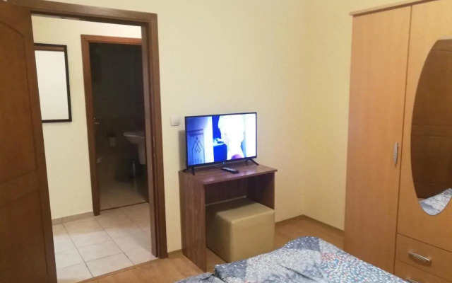 BOROVETS Royal Plaza - A409