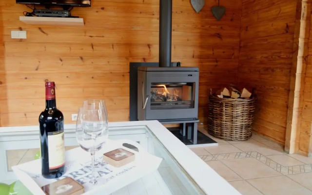 Charming Chalet in Waimes With Sauna and Jacuzzi