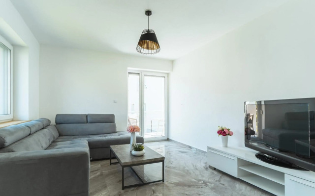 Julian Manor apartments