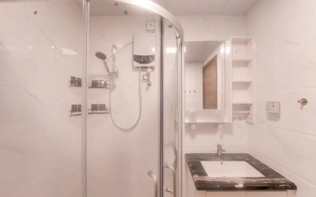 Spacious And Comfy 3Br Apartment Sky House Bsd