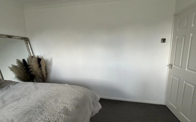 Romford Cozy Retreat