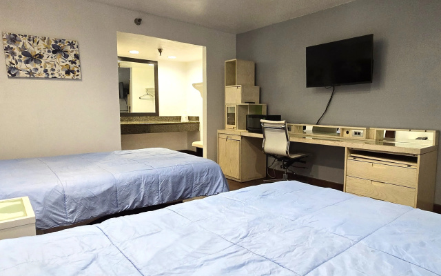 Century Motel Buena Park Anaheim I-5