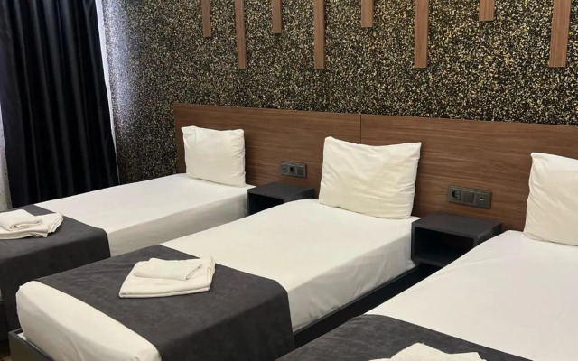 Luna Hotel