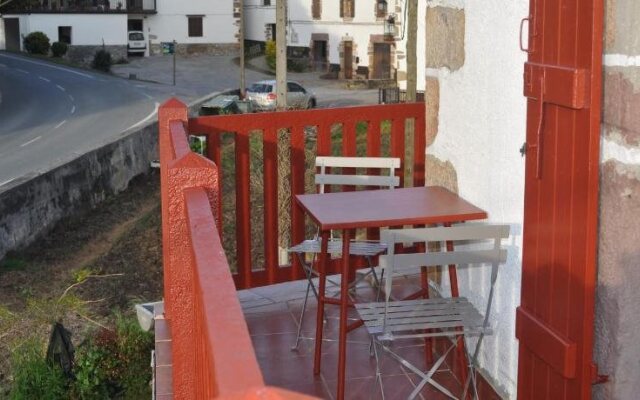 Hostal Auzoa
