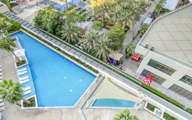 Serene Beachfront Ain Dubai View at Address JBR